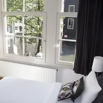 Velvetamsterdam *