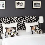 Velvetamsterdam Homestay *