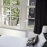 Velvetamsterdam *