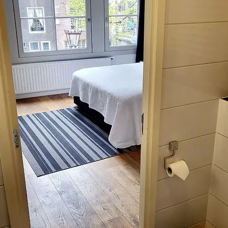 Проживание в семье Velvetamsterdam *
