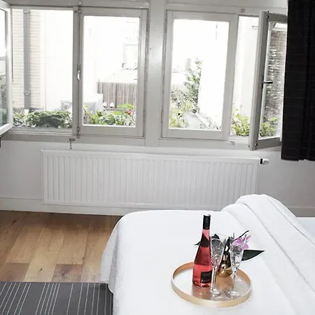 Velvetamsterdam